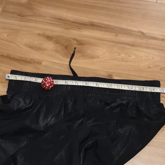 Under Armour Tech woven Emboss super lightweight shorts - Picture 8 of 8